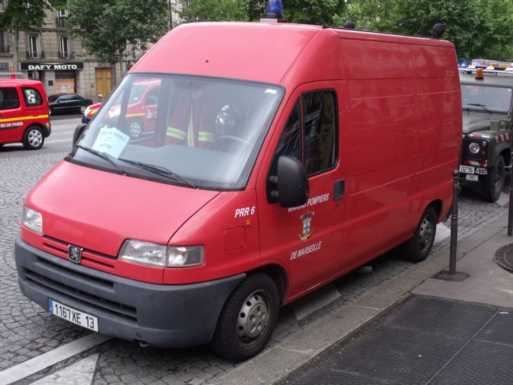 Marseille light truck in Paris.