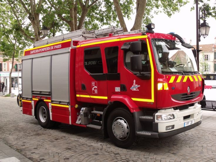 Renault FPT20 in Gennevilliers Paris FB