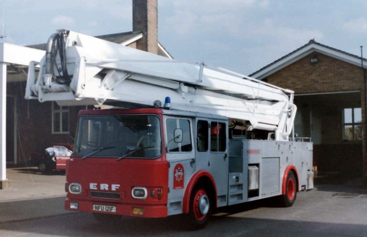 Humberside Fire Brigade ERF NFU 121F