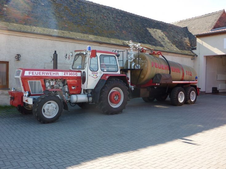 Authausen Feuerwehr tractor