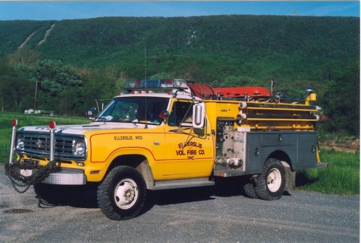 1976 Dodge W-300/Stinebaugh 300/300 mini-pumper
