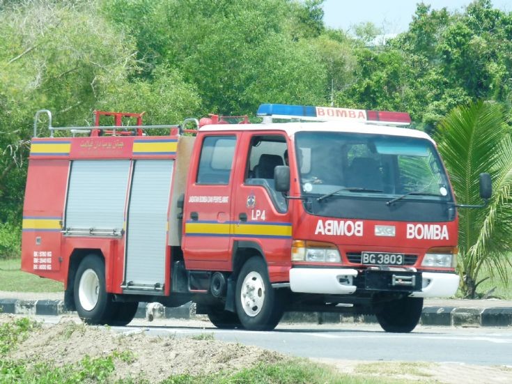 Isuzu NPR LP4 Brunei Fire BG3803