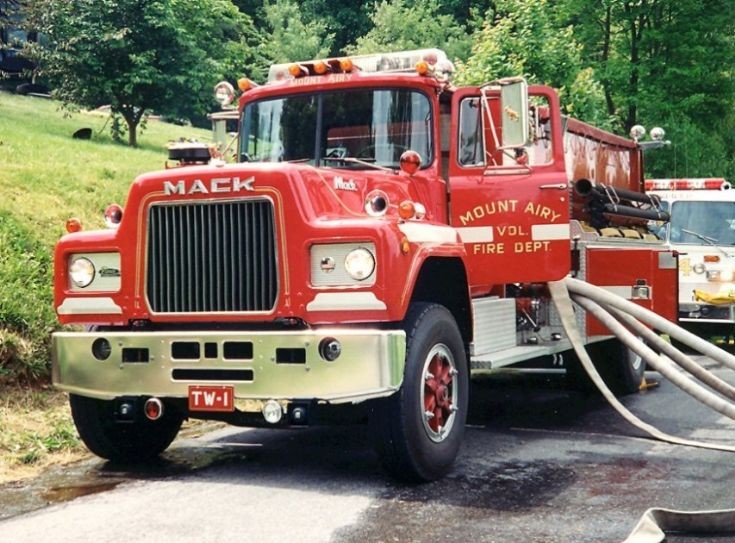Fire Engines Photos 1978 Mack R/Pierce Mount Airy MD VFD