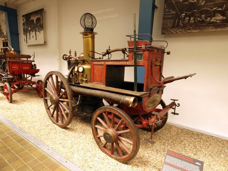 photo of steam powered fire engine