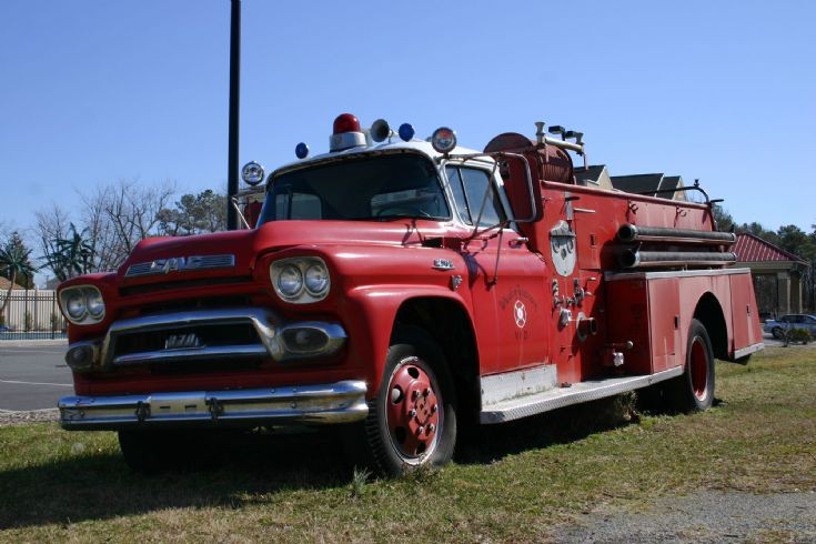 V8 GMC Fire truck