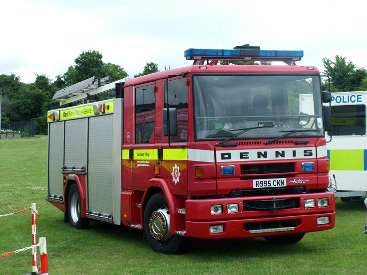 Dennis Sabre R995CKN Kent Fire service