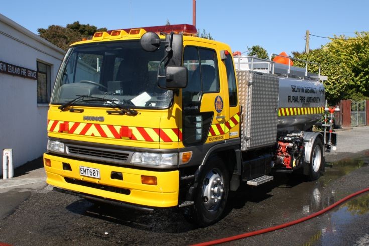 New Zealand Hino EMT607