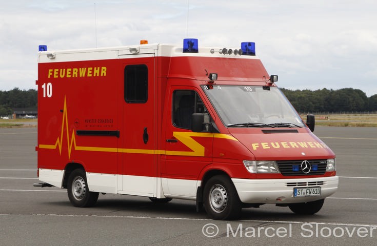 Feuerwehr Flugfeld Munster Osnabruck MB ambulance