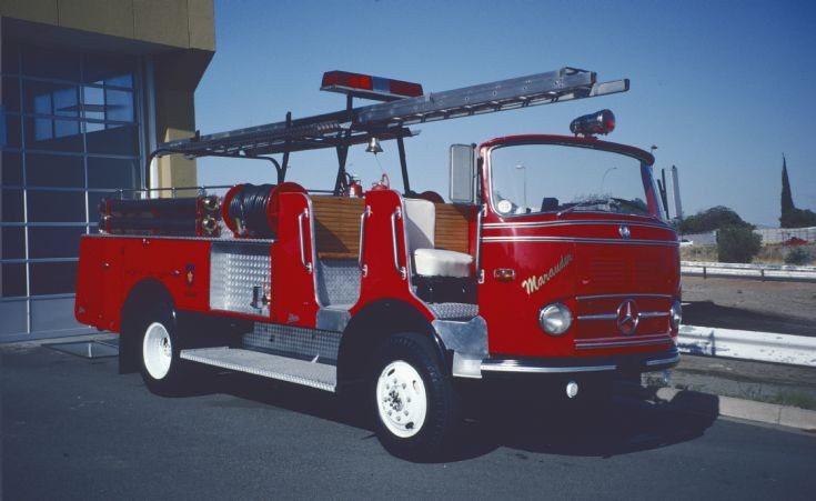 Fire Engines Photos - Oldtimer in Windhoek Mercedes LP