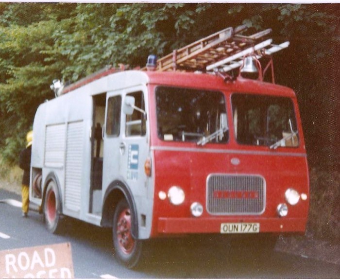 Bedford J4/HCB WrT Clwyd OUN177G