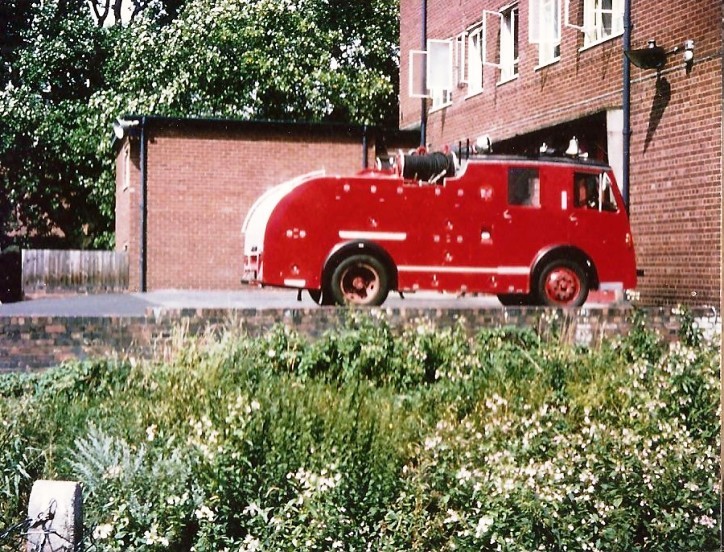 Dennis F8 WrT Hereford and Worcester