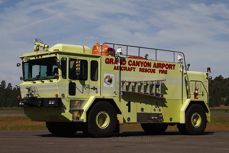 Oshkosh T-1500 Grand Canyon airport
