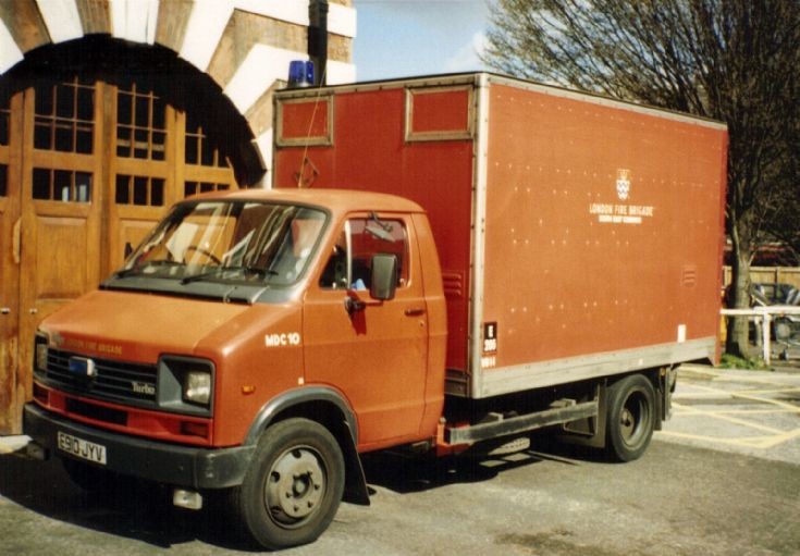 Divy Van Dodge E910JYV