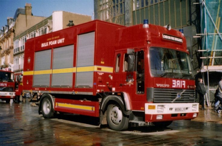 Beckenham BFU Volvo M996LYP