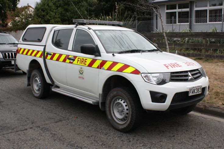 New Zealand Mitsubishi FWK383