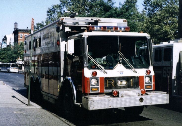 FDNY Rescue 1 Mack Saulsbury Manhattan