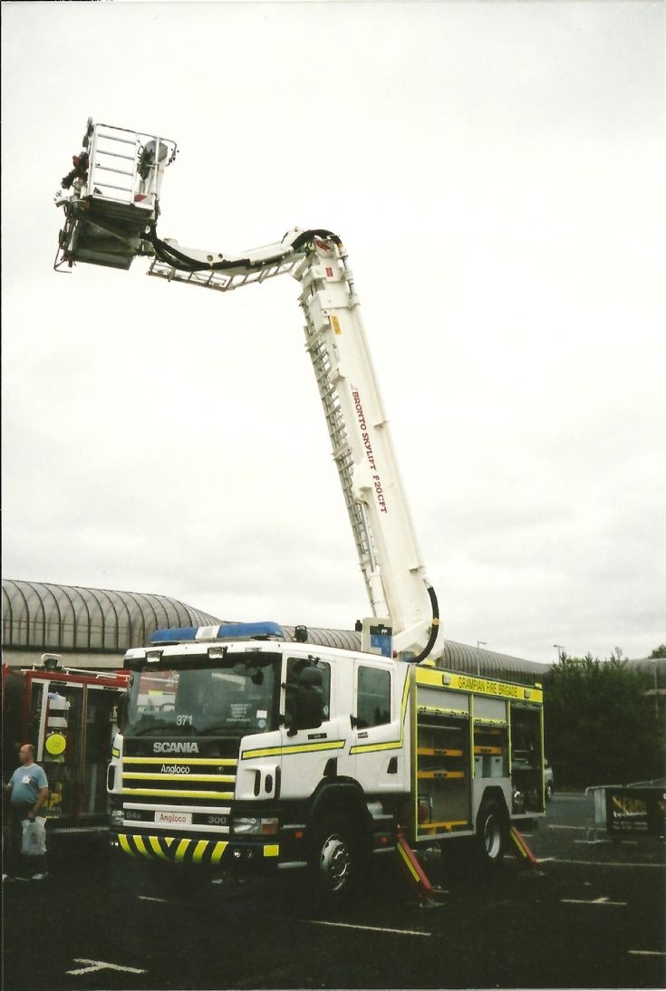 Fire Engines Photos Grampian FRS Scania SV52UOH