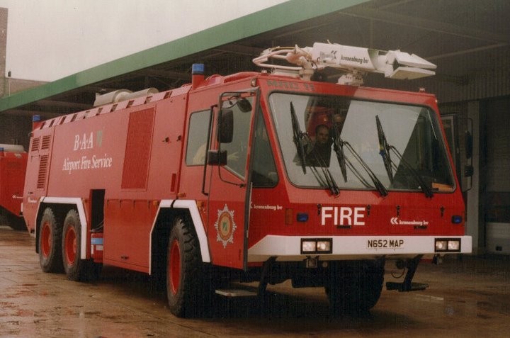 Heathrow MAC 11 Kronenburg N652MAP