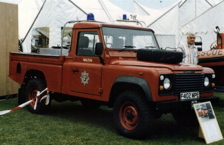 SFRS Land Rover F402WPE