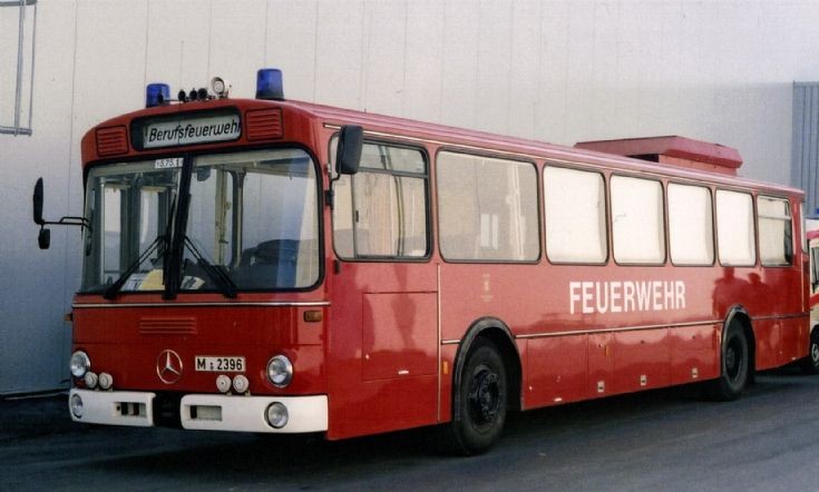 Munich Feuerwehr Bus Mercedes M2396