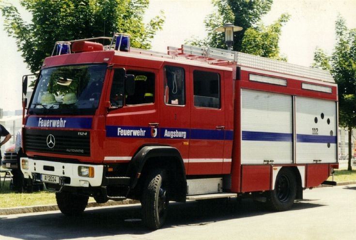 Mercedes LF16 A-2014 Feuerwehr Augsburg