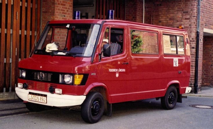 Merc PC (LG-DS 892) Feuerwehr Luneburg