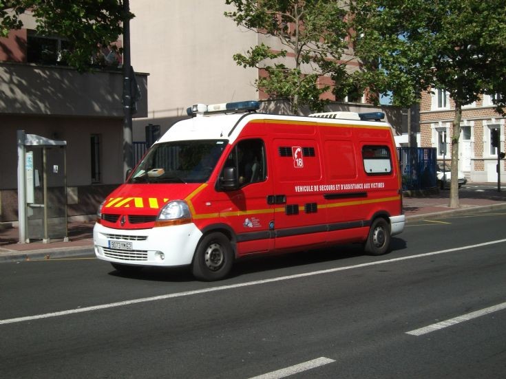 Calais Renault Ambulance 9073YM62