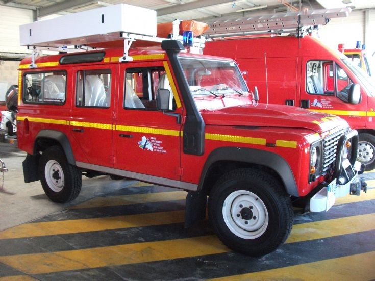 Calais Land Rover AT627WF