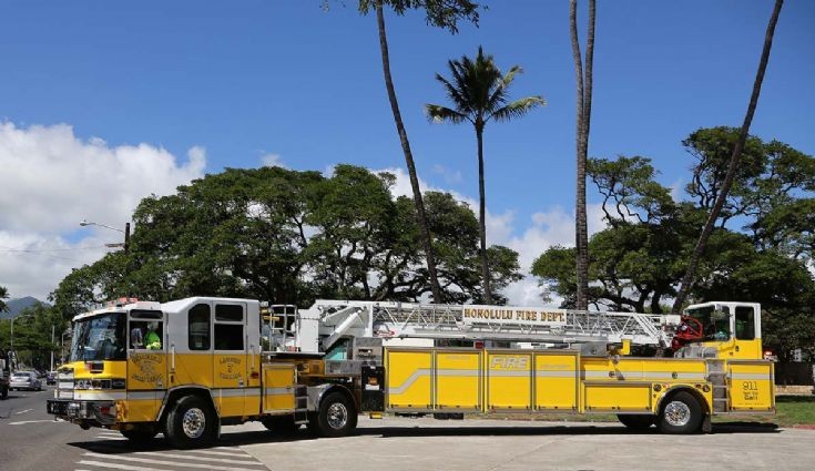 Honolulu FD Ladder 7