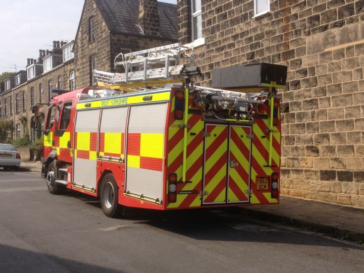 Rear of West Yorks Volvo YB62XCM