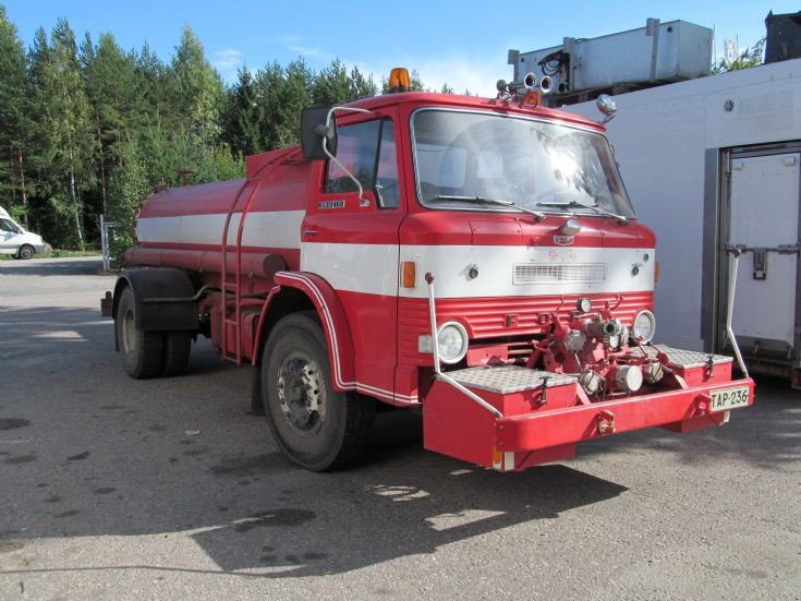 Ford Custom Cab D-750 ex Fire Tanker
