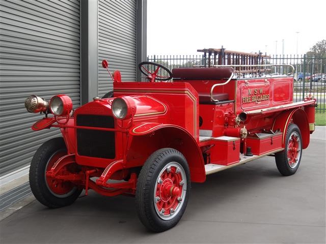 1926 Garford Type 15 pumper
