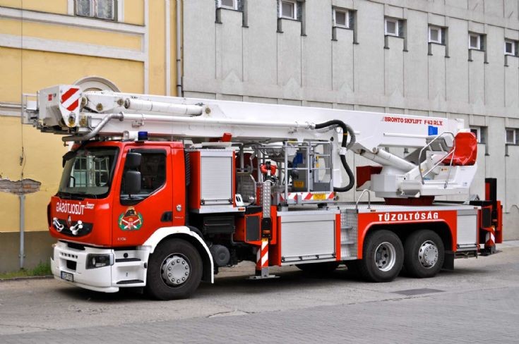 Kecskemet Renault / Bronto aerial truck