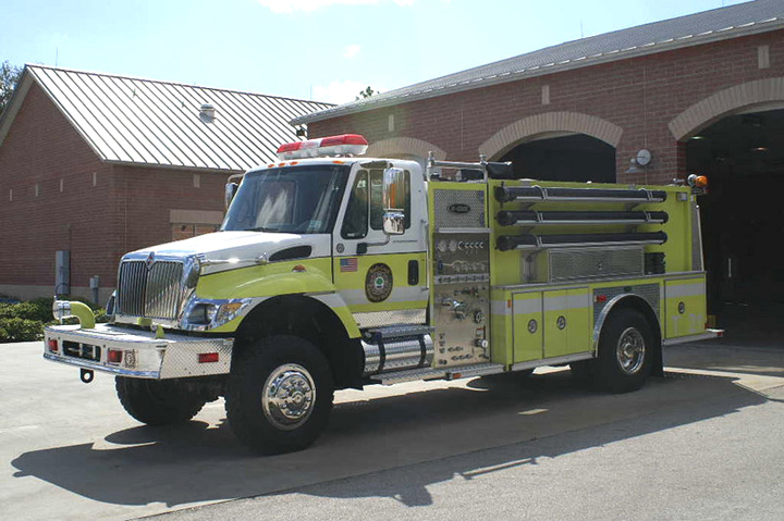 2006 E-One Pump/Tanker -- Disneyworld (USA)