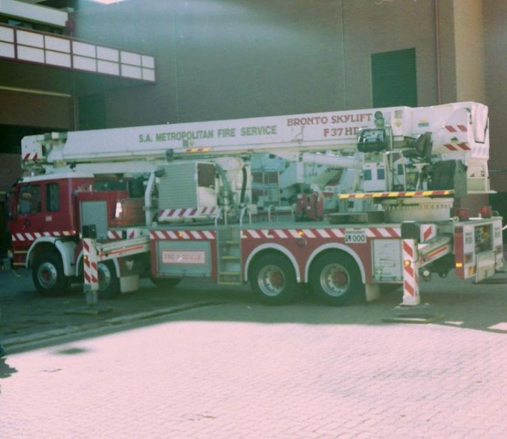 Scania Bronto SkyLift F37HDT