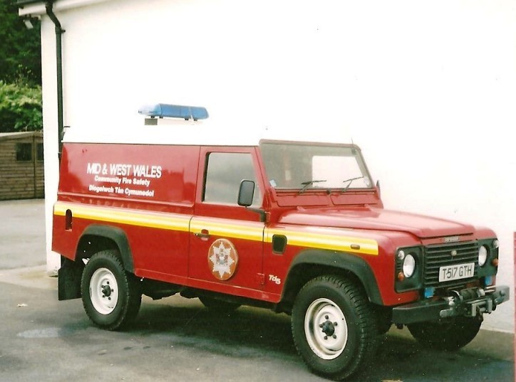 Land Rover 110TDS L4T Mid&West Wales T517GTH