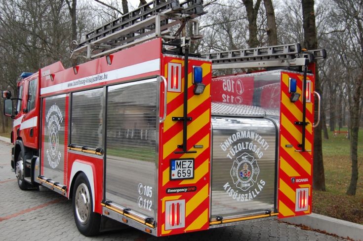 SCANIA P94D