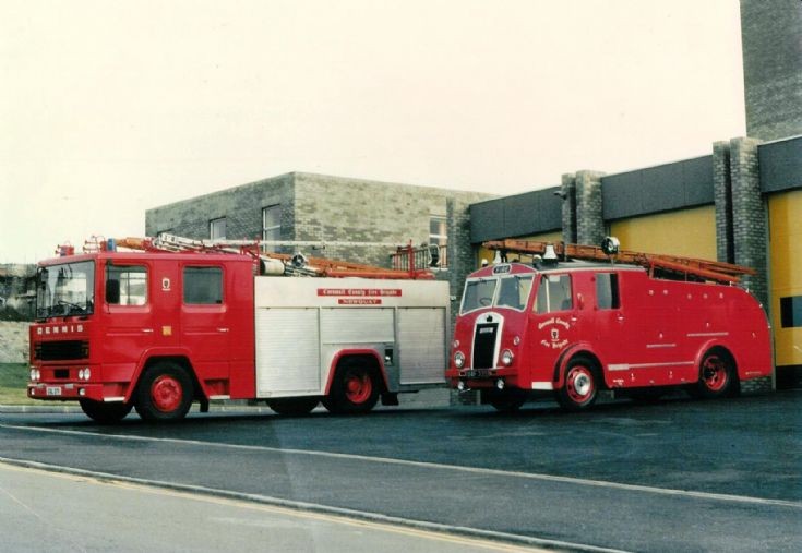 Dennis F8 UAF339