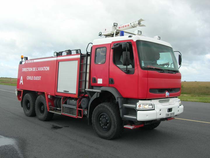 Aerodrome Pleurtuit-Dinard-Saint-Malo Renault