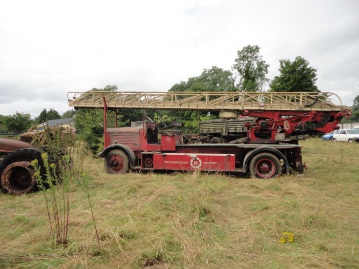 Ex London Morris Magirus 100ft TTL