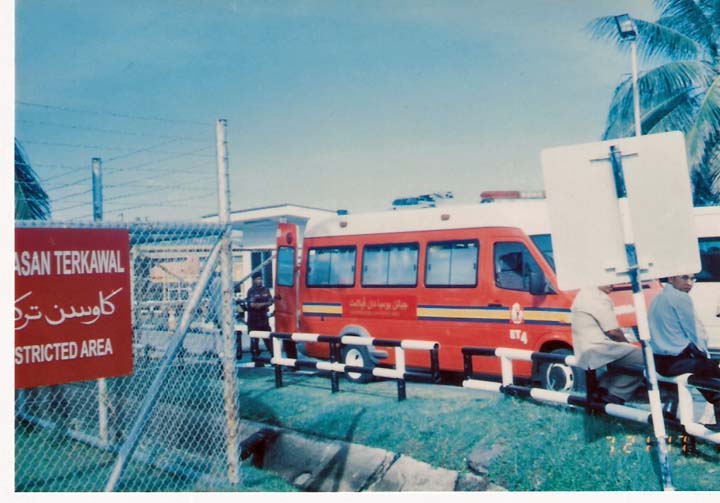 Mercedes 412D/Fabristeel Emergency Tender  