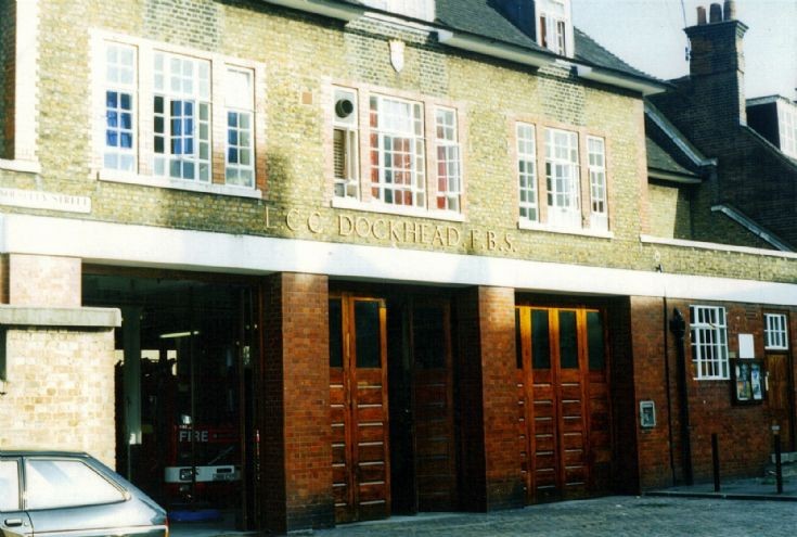 LFB E34 Dockhead