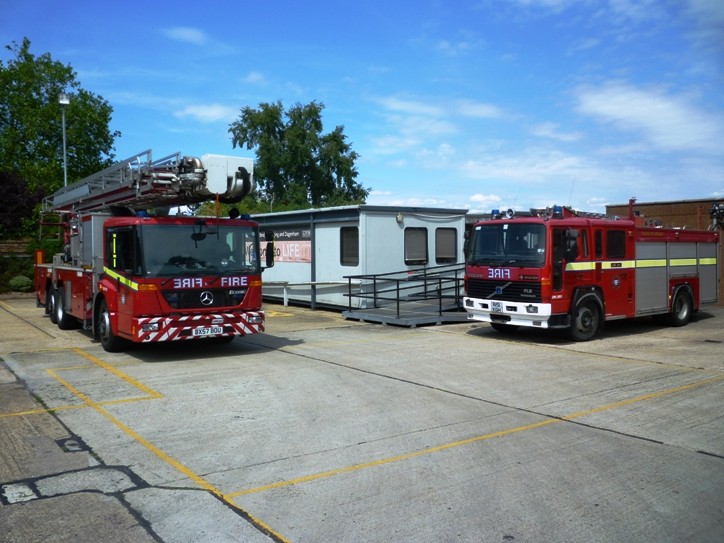 MB GBFire Magirus ALP BX57BOU London FB