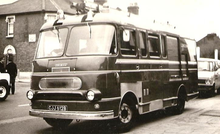 Thames Trader/Wood&Lambert ST London Salvage Corps
