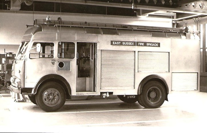 Bedford TK/HCB Angus ET GDF420F E Sussex