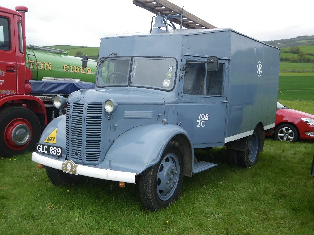 GLC 889