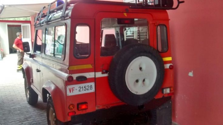 Landrover Defender Rear shot