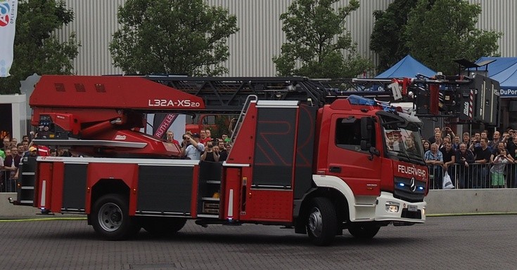 Mercedes/Rosenbauer/Metz TL 32m