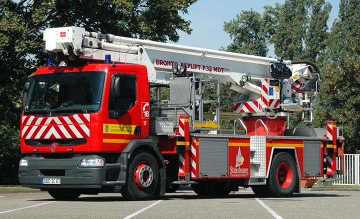 Sapeurs Pompiers Strasbourg Renault HP