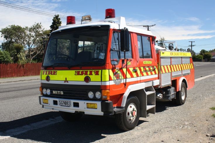 New Zealand Mitsubishi SG 9083